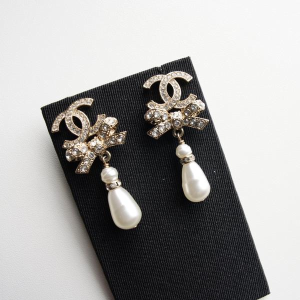 Chanel水滴吊坠蝴蝶结耳钉