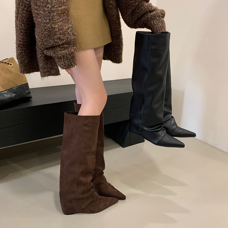 35-40码/跟高5cm/咖啡色黑色/欧美风尖头褶皱内增高时装靴