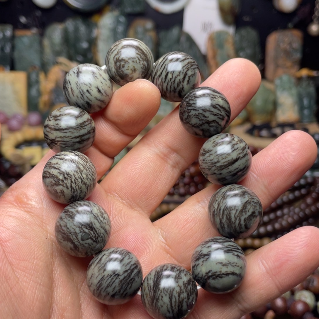 和田玉未镶嵌颈饰卡18