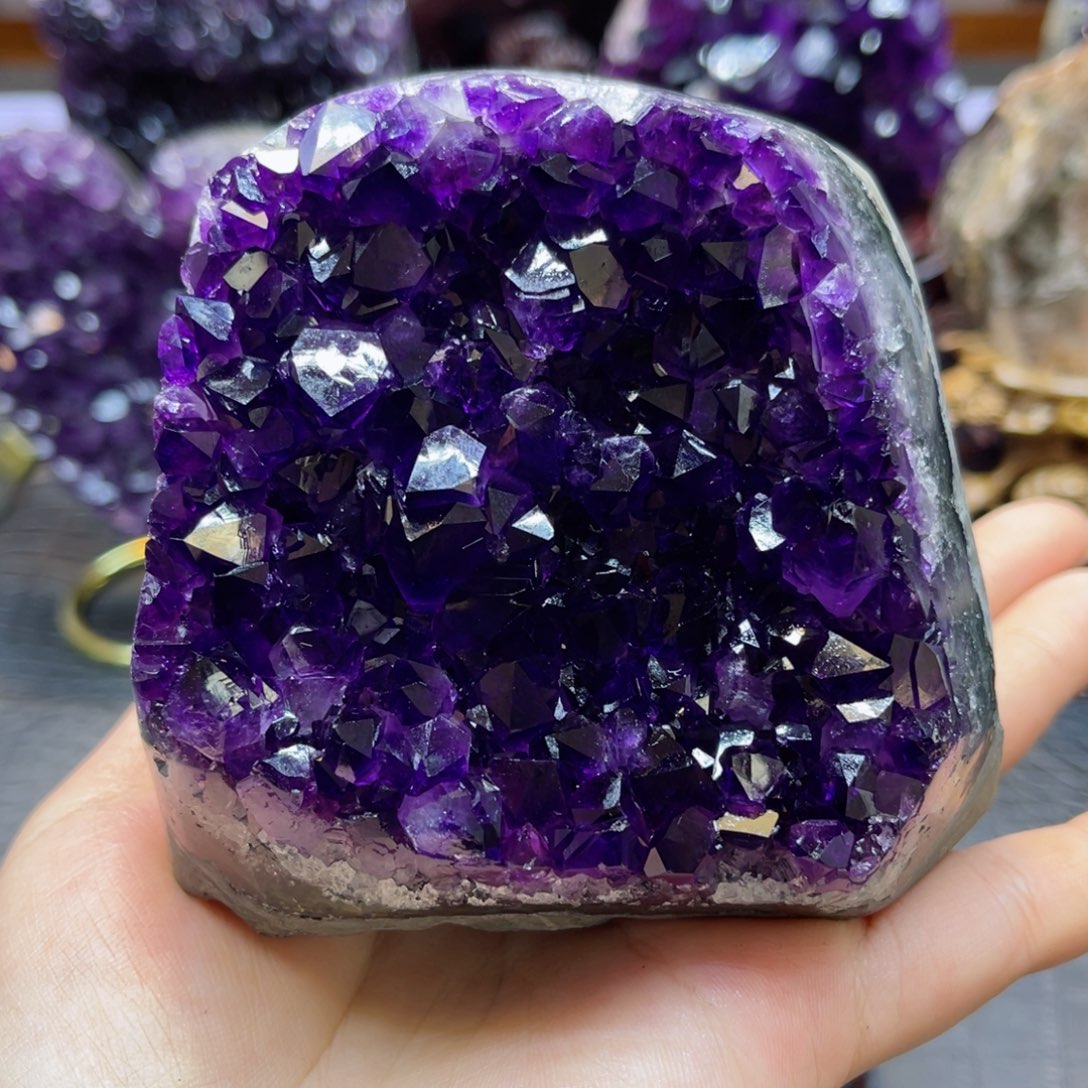 紫晶大型摆件（非配饰）未镶嵌