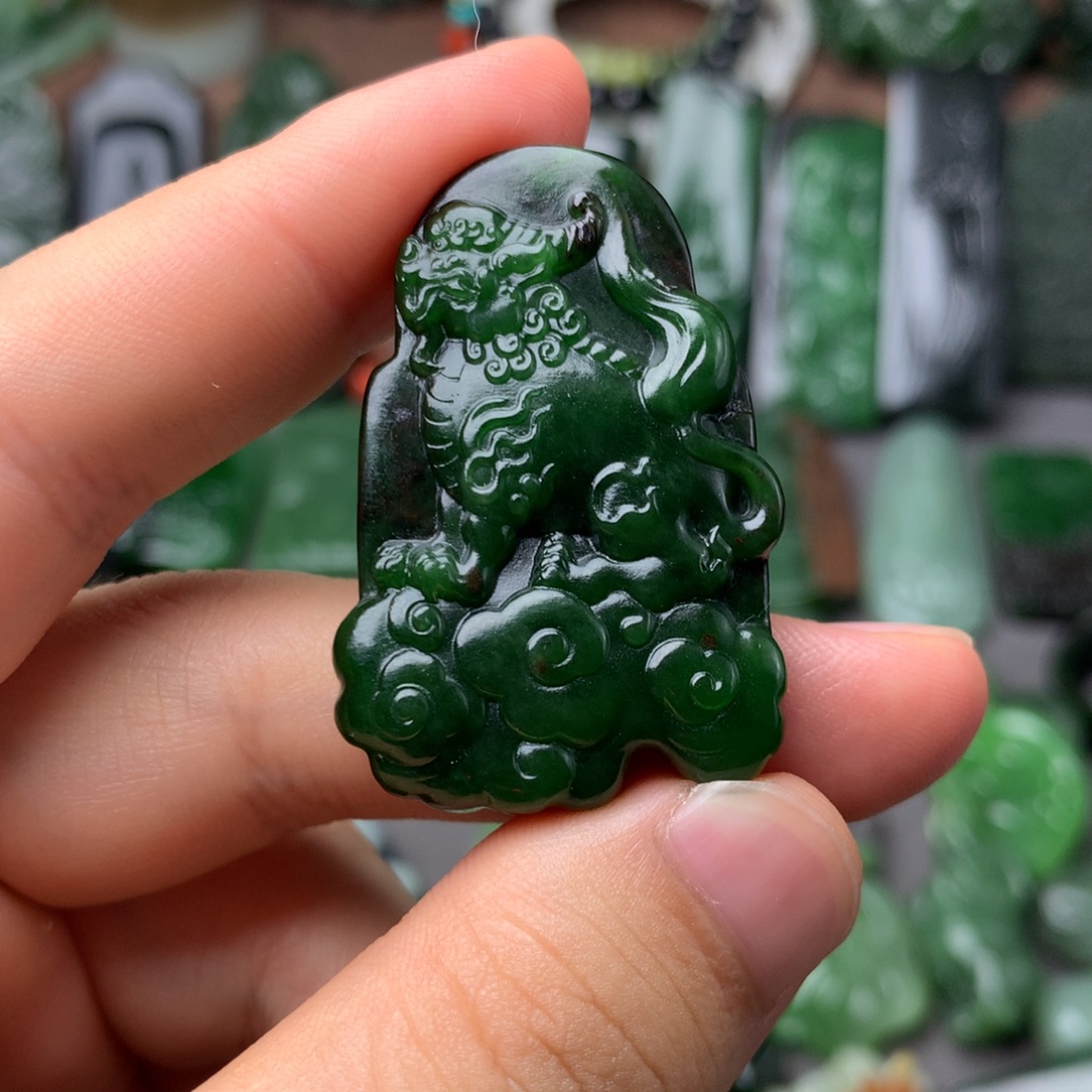 妙***翡和田玉未镶嵌挂件