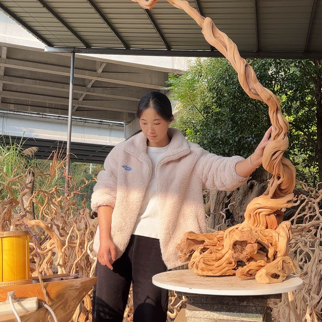 八***哥木经济和斤斤计较斤斤计较