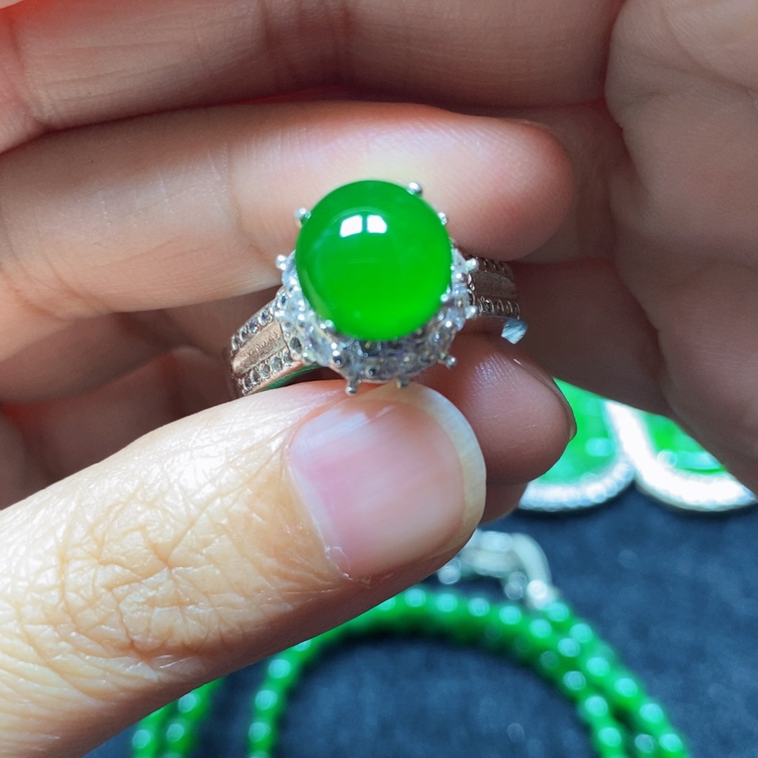 翡翠戒指未镶嵌天然翡翠