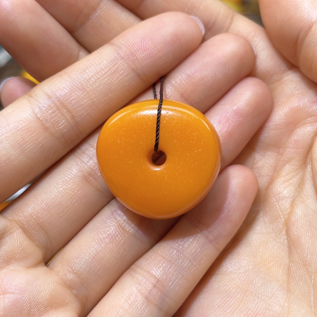 【闪购商品】琥珀裸石未镶嵌扣子