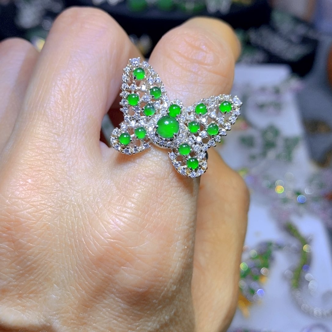 翡翠颈饰银S925镶嵌天然翡翠