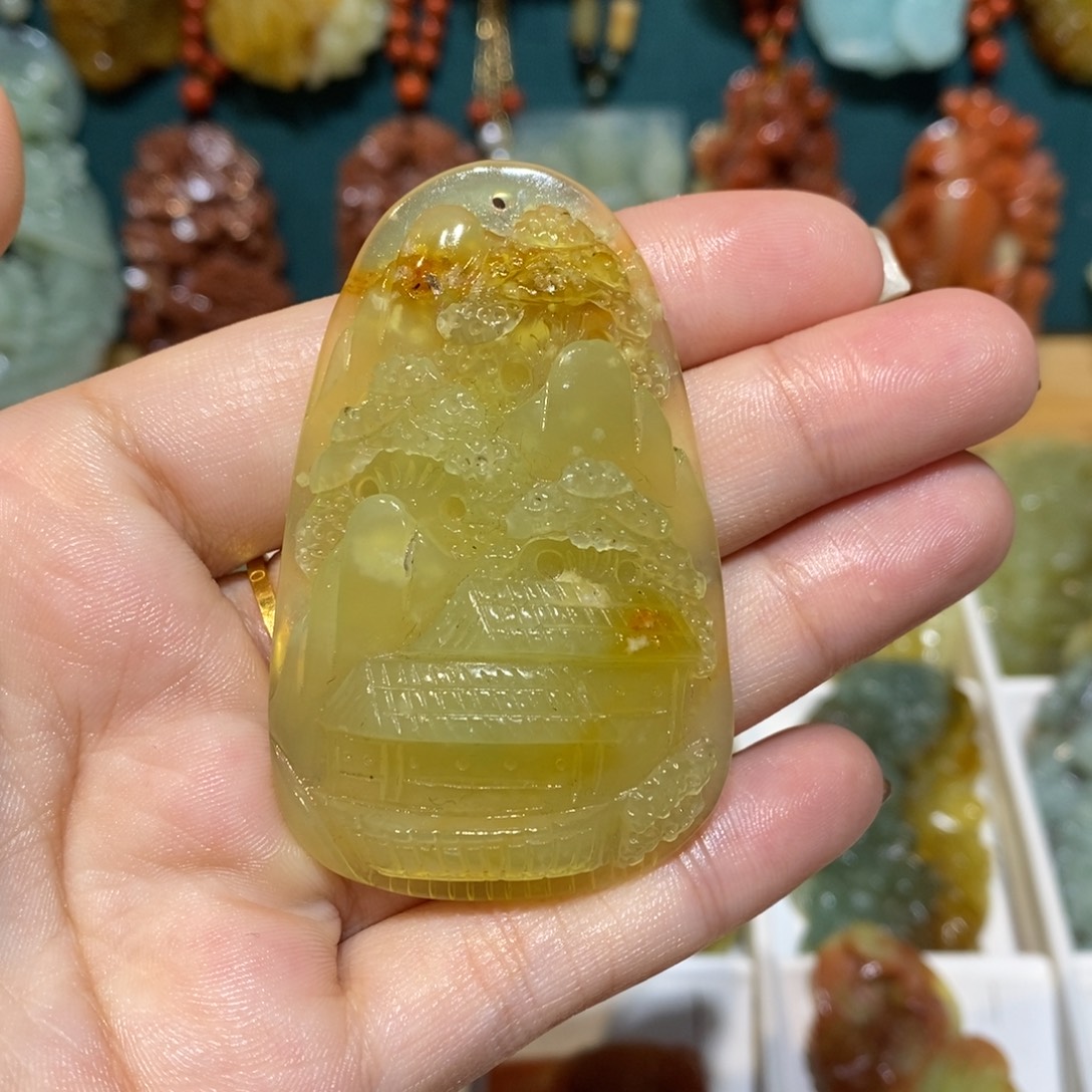 蛇纹石玉未镶嵌颈饰