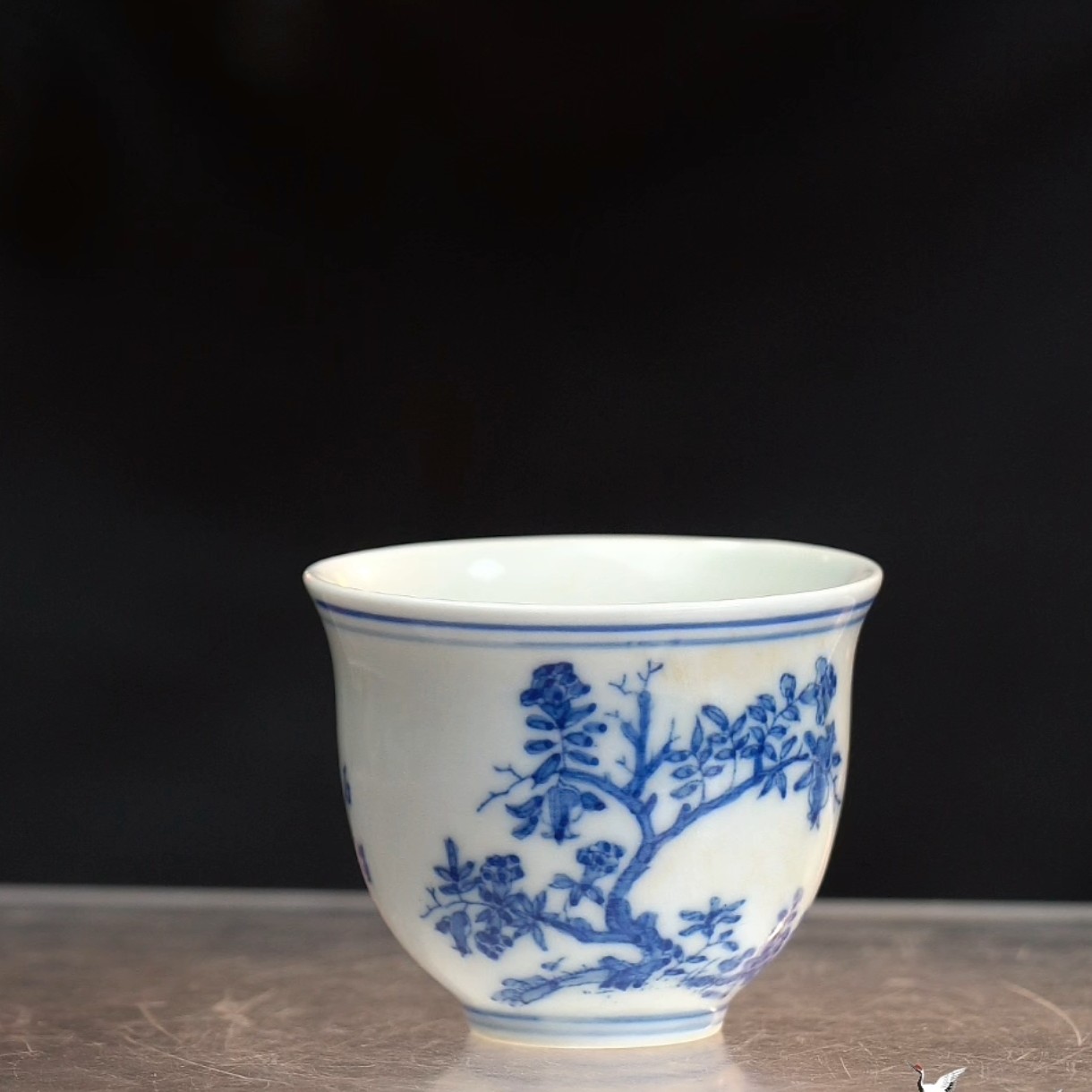 青花石榴花诗题纹杯