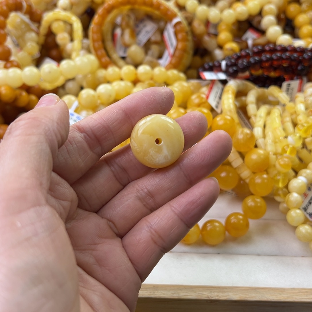 琥珀珠宝奇石未镶嵌