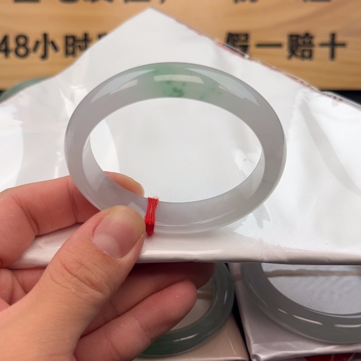 翡翠未镶嵌手镯（贵妃镯）-4