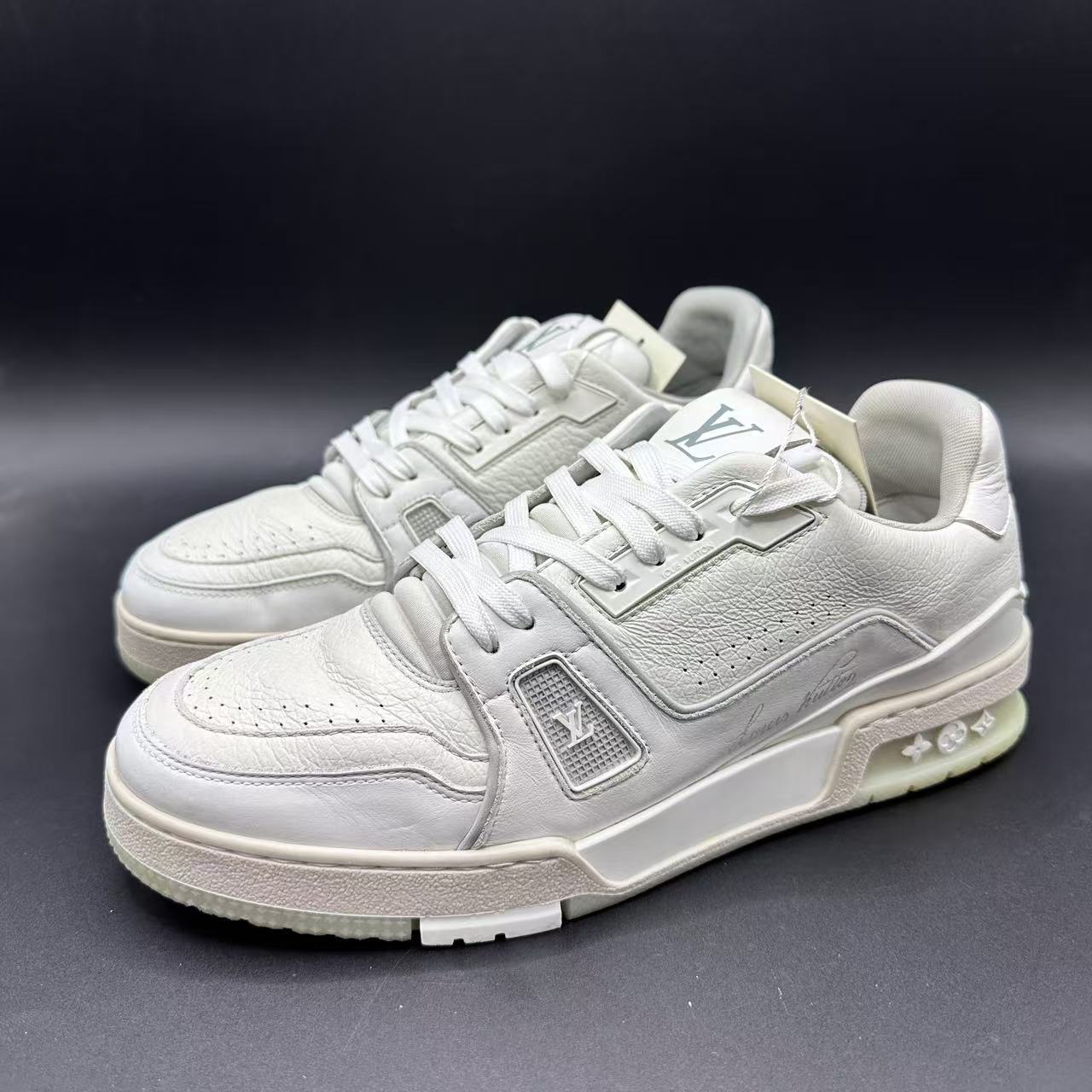 99新 LouisVuitton/路易威登 白水泥trainer吹呢板鞋多尺码