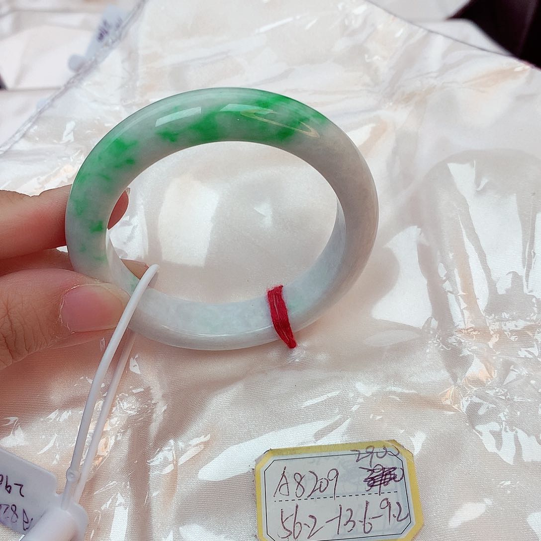 翡翠未镶嵌手镯缅甸翡翠