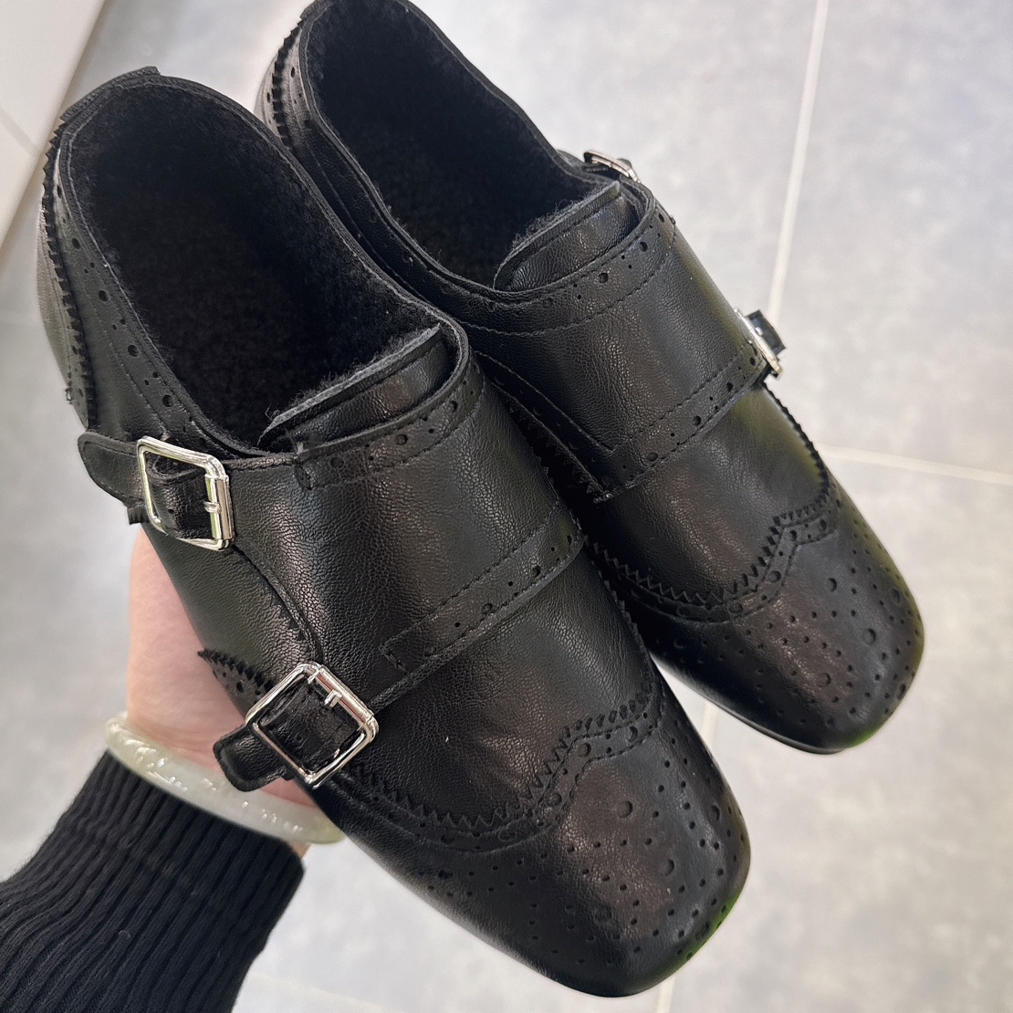 壹一英伦风巴洛克雕花布洛克乐福鞋