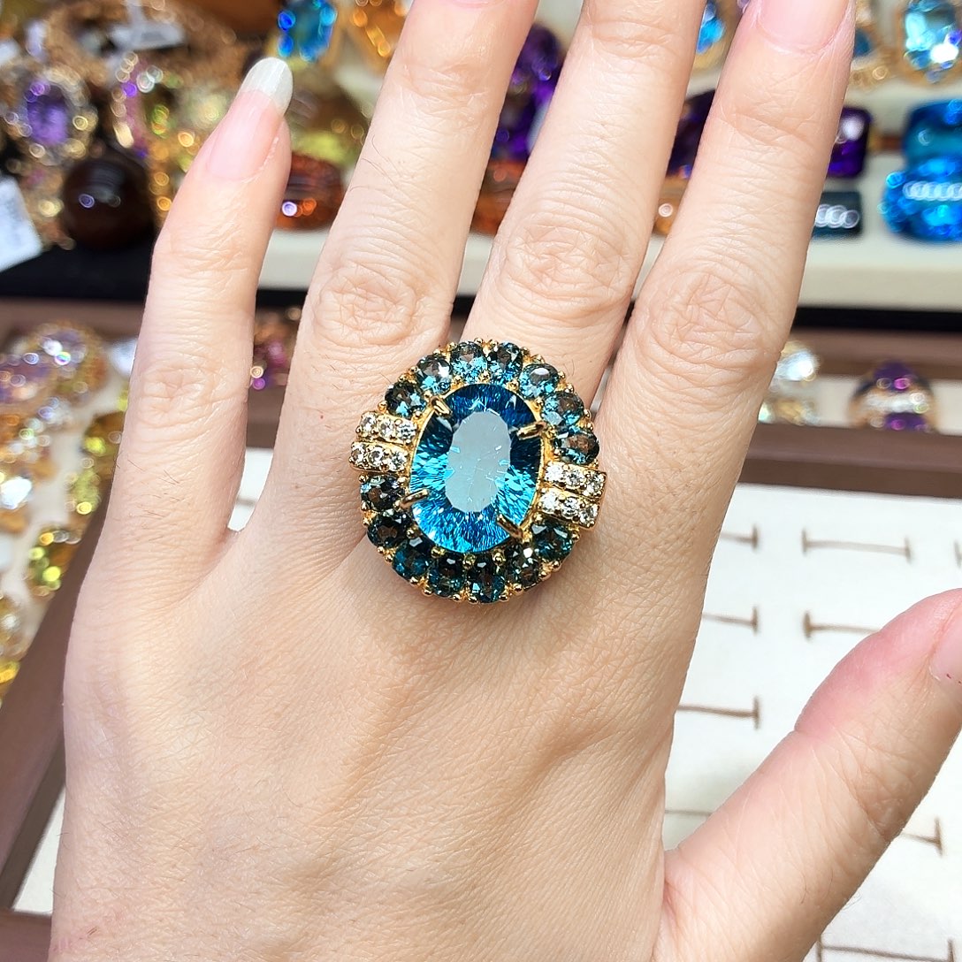 银S925镶嵌托帕石戒指