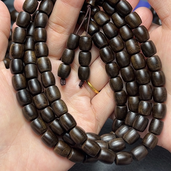 沉香手串白棋玉化