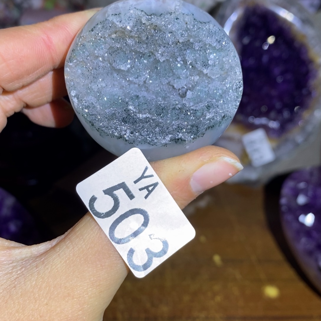 水晶大型摆件（非配饰）未镶嵌可**?