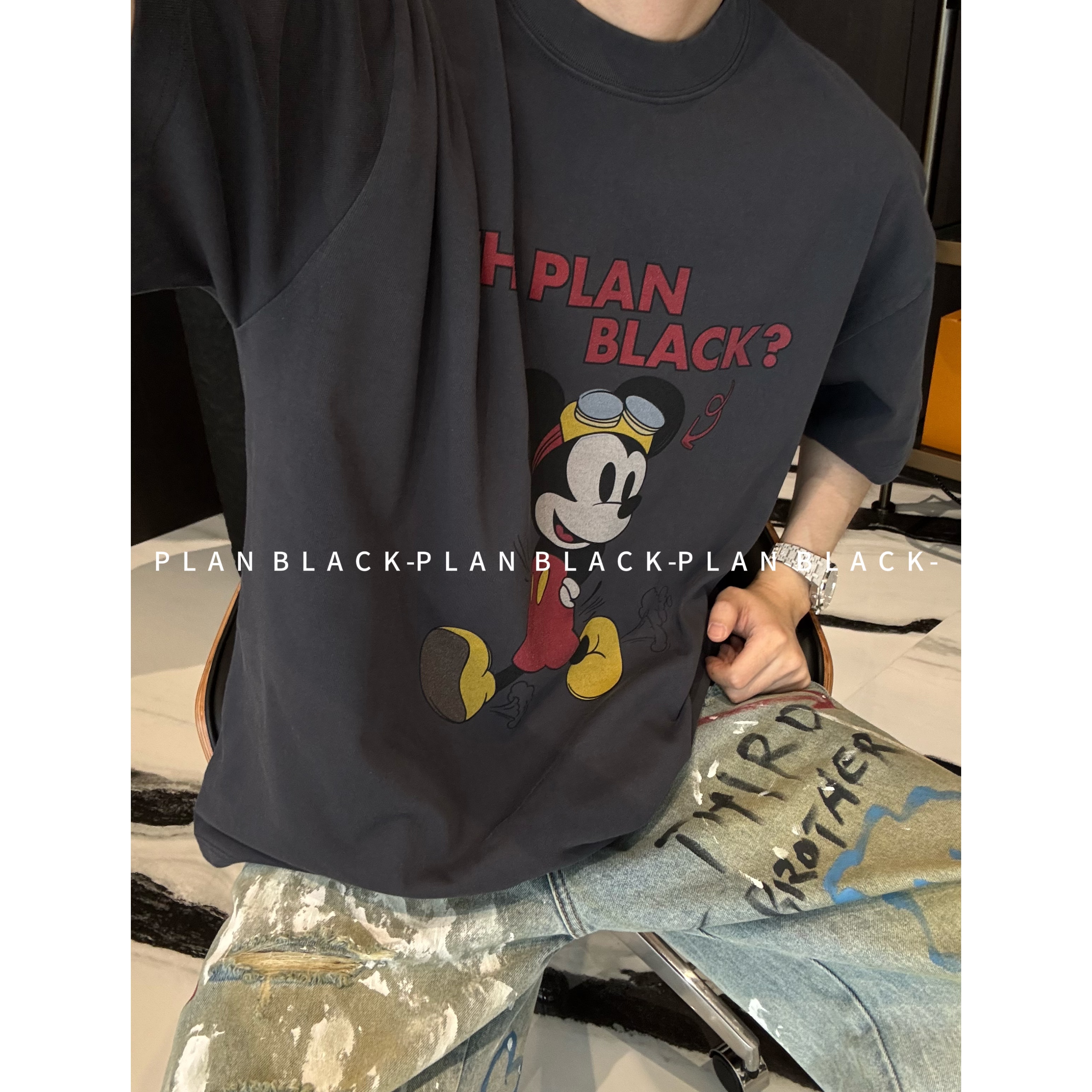 RICH陈发财【迪士在逃mickey】联名款！情侣小领口日常氛围T恤8029