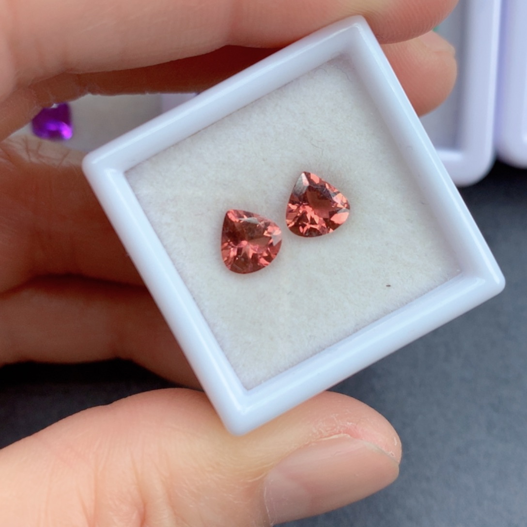 红色碧玺1.35克拉裸石未镶嵌