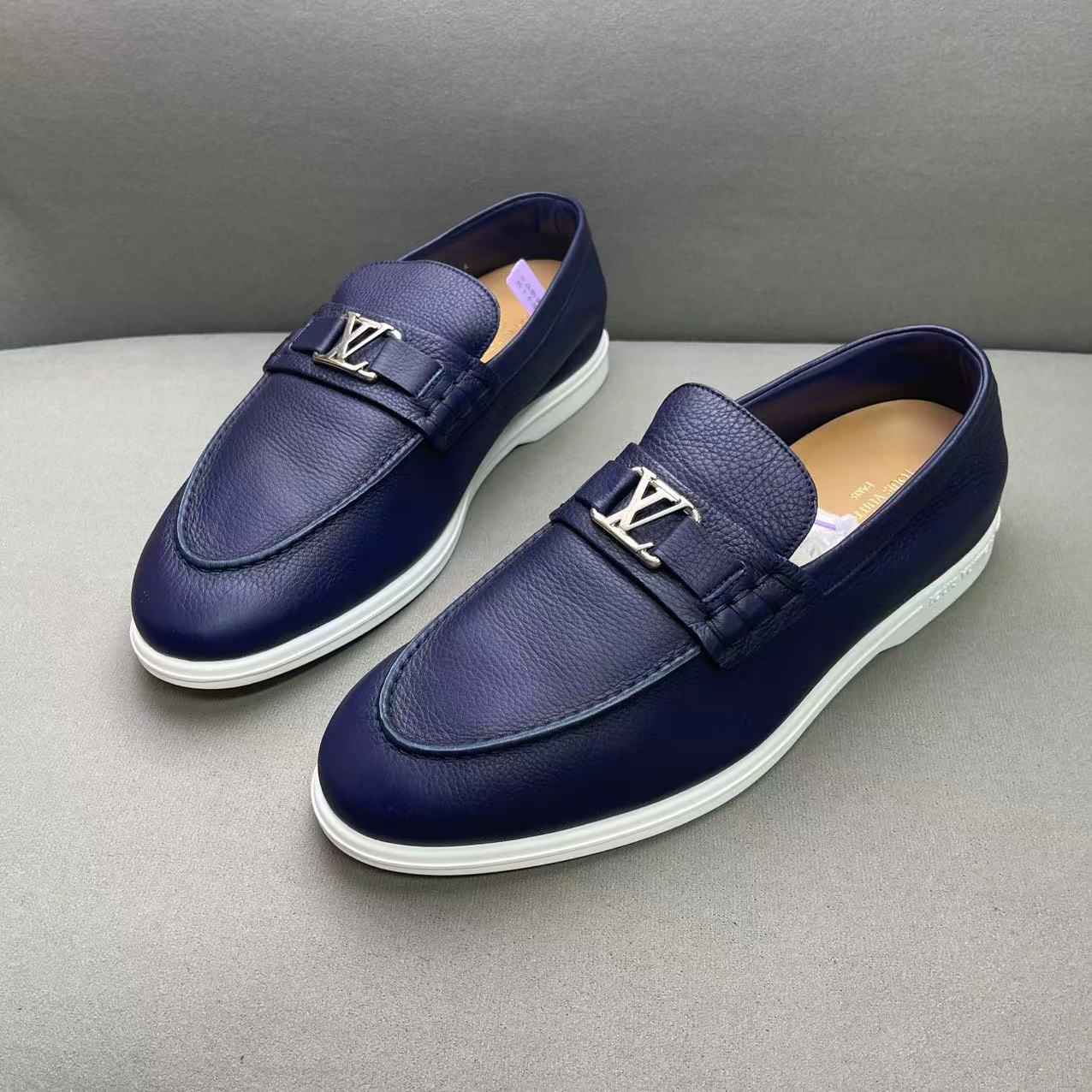 未使用 LouisVuitton/路易威登 蓝色时尚舒适银标乐福鞋 42码