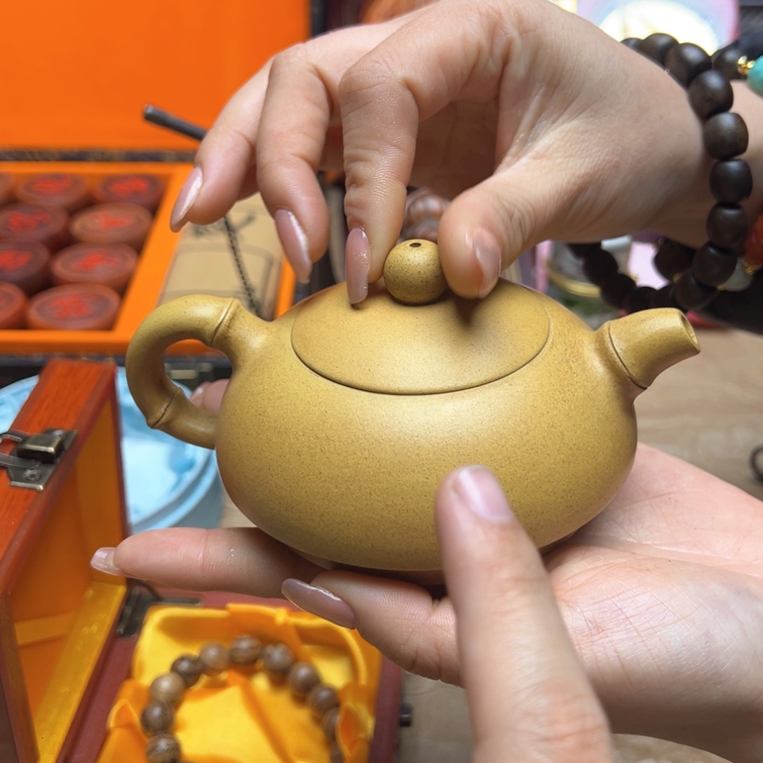 大叶紫檀（黑酸枝木类）