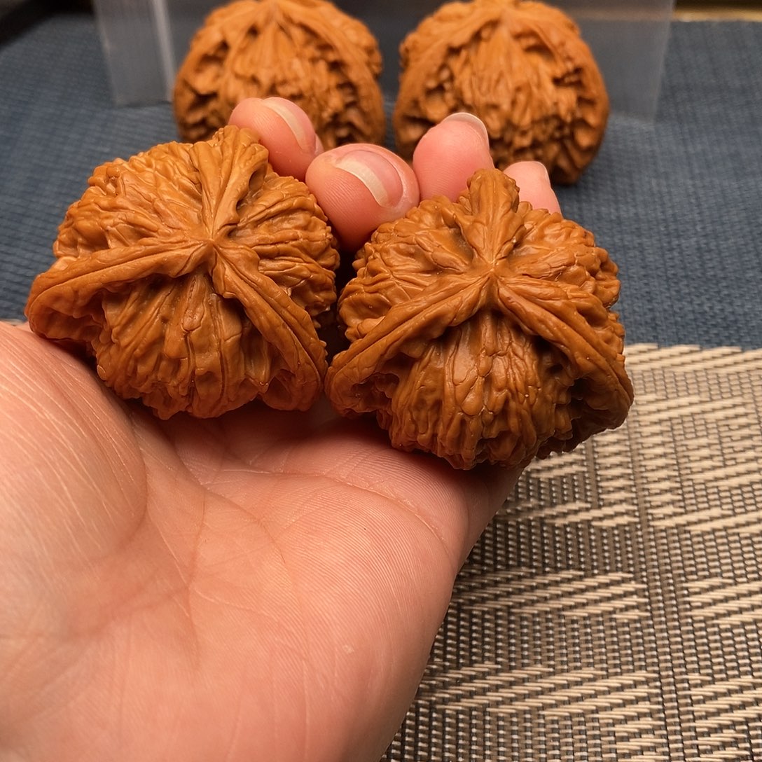 三***斤吊坠文玩核桃三棱