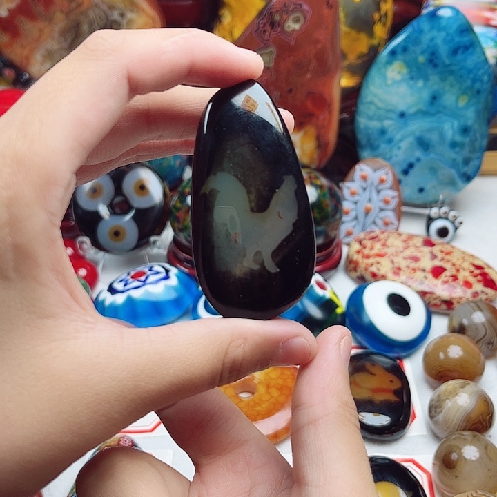 玛瑙/玉髓未镶嵌珠宝奇石