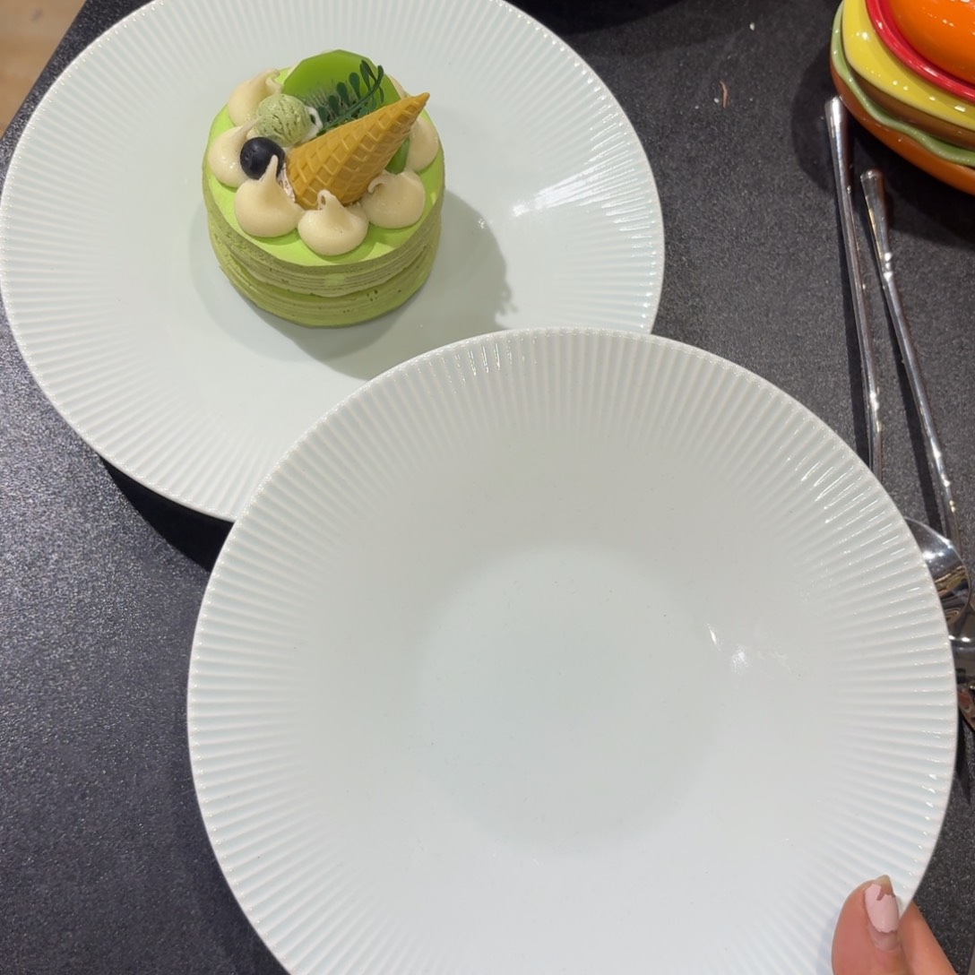 瓷两个盘子8寸8寸