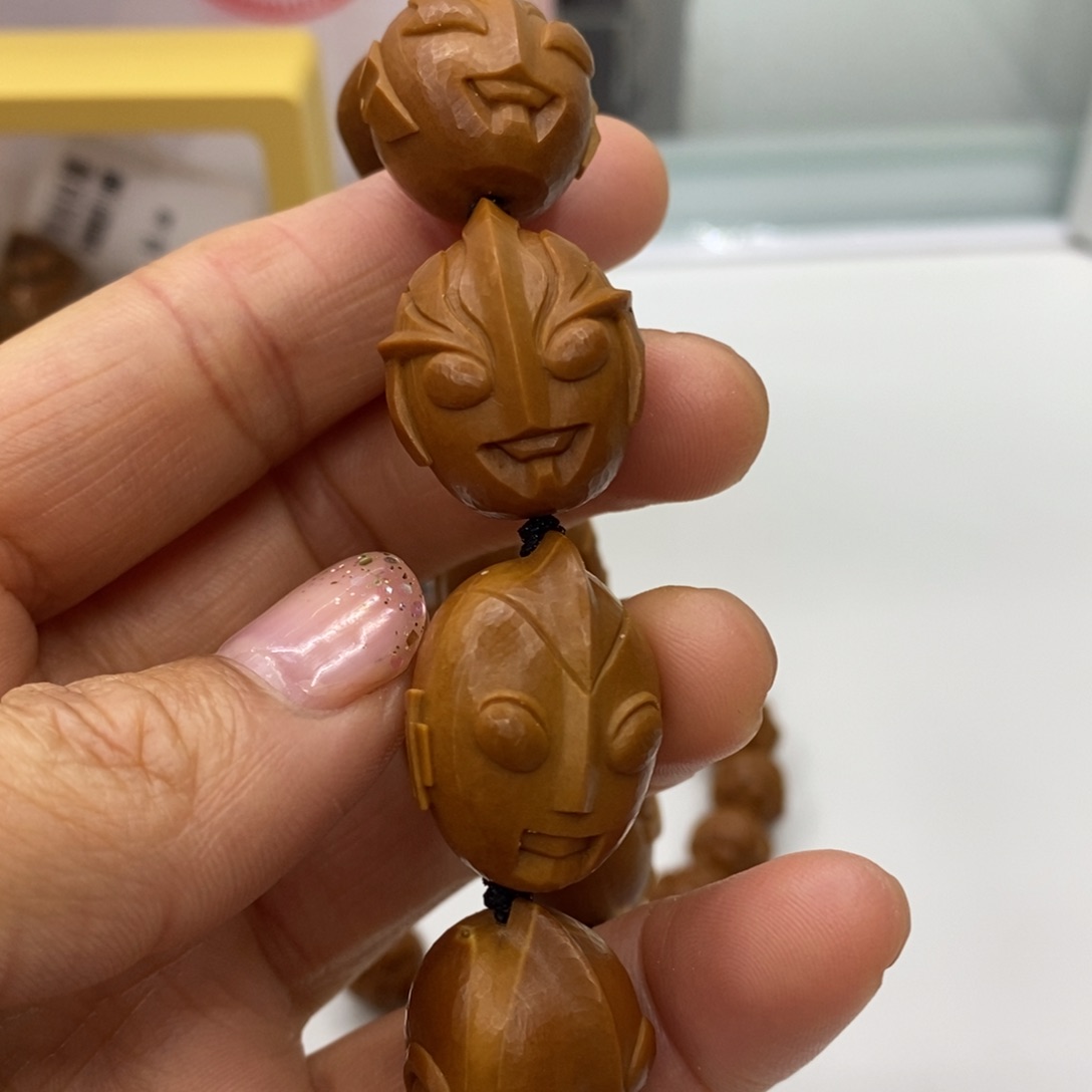 橄榄核吊坠奥特曼