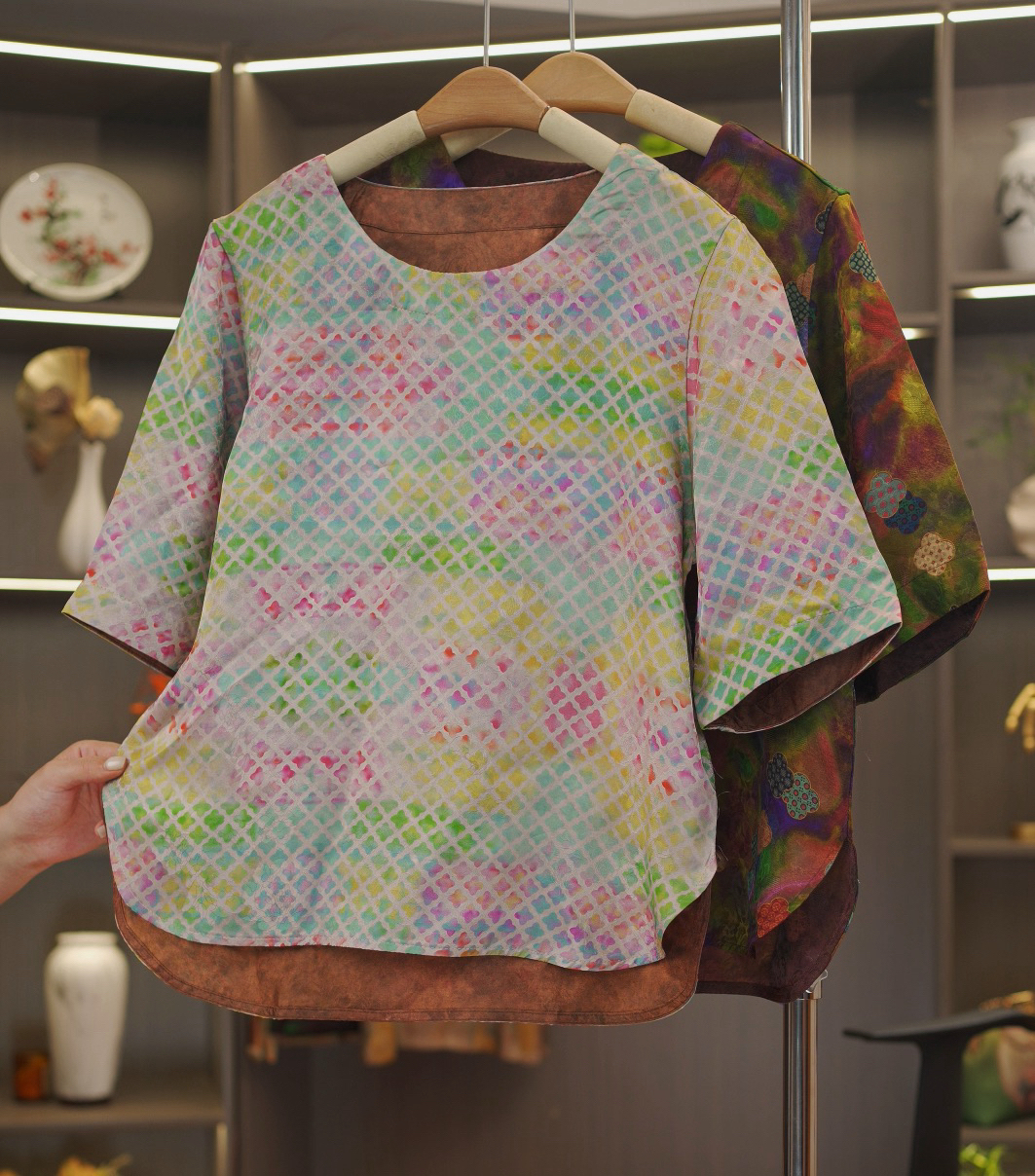 【四叶草】新中式圆领双面双穿花箩桑蚕丝提花香云纱短袖