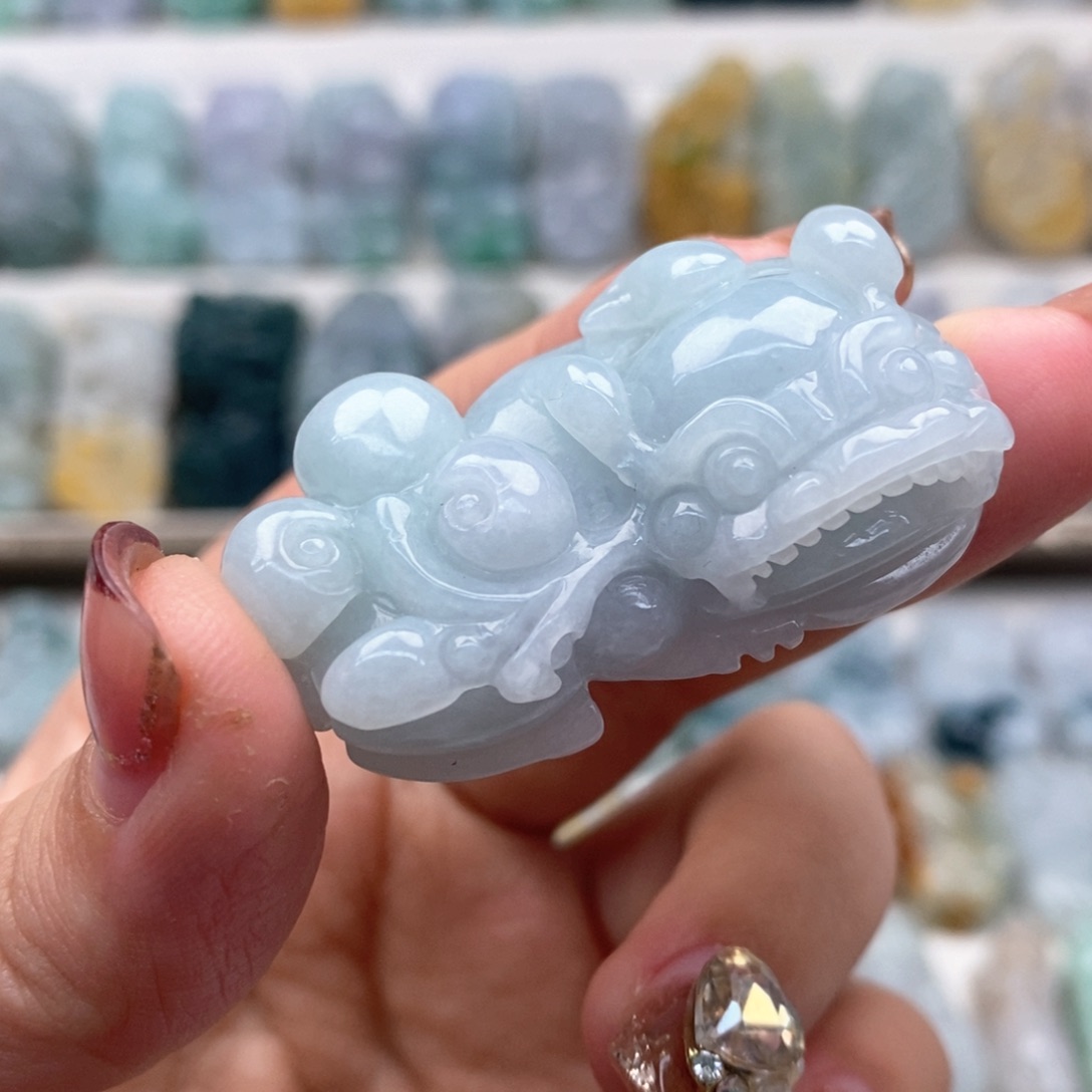 翡翠吊坠(赠链)未镶嵌