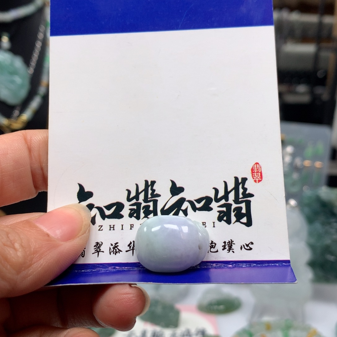 翡翠颈饰未镶嵌福瓜