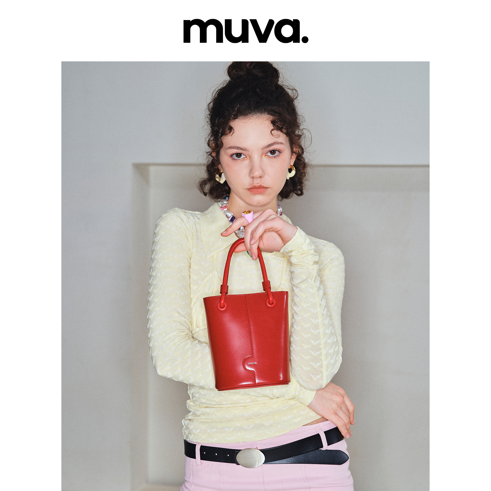 MUVA手拎小水桶包手提包斜挎包包女高级感红色结婚包2023新款真皮