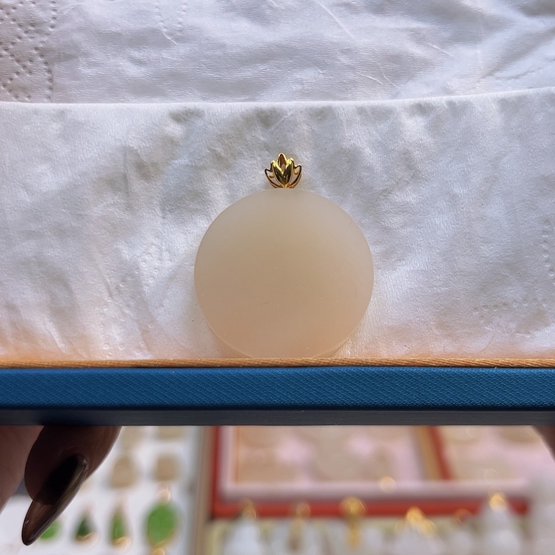 和田玉18K金镶嵌吊坠(不含链)