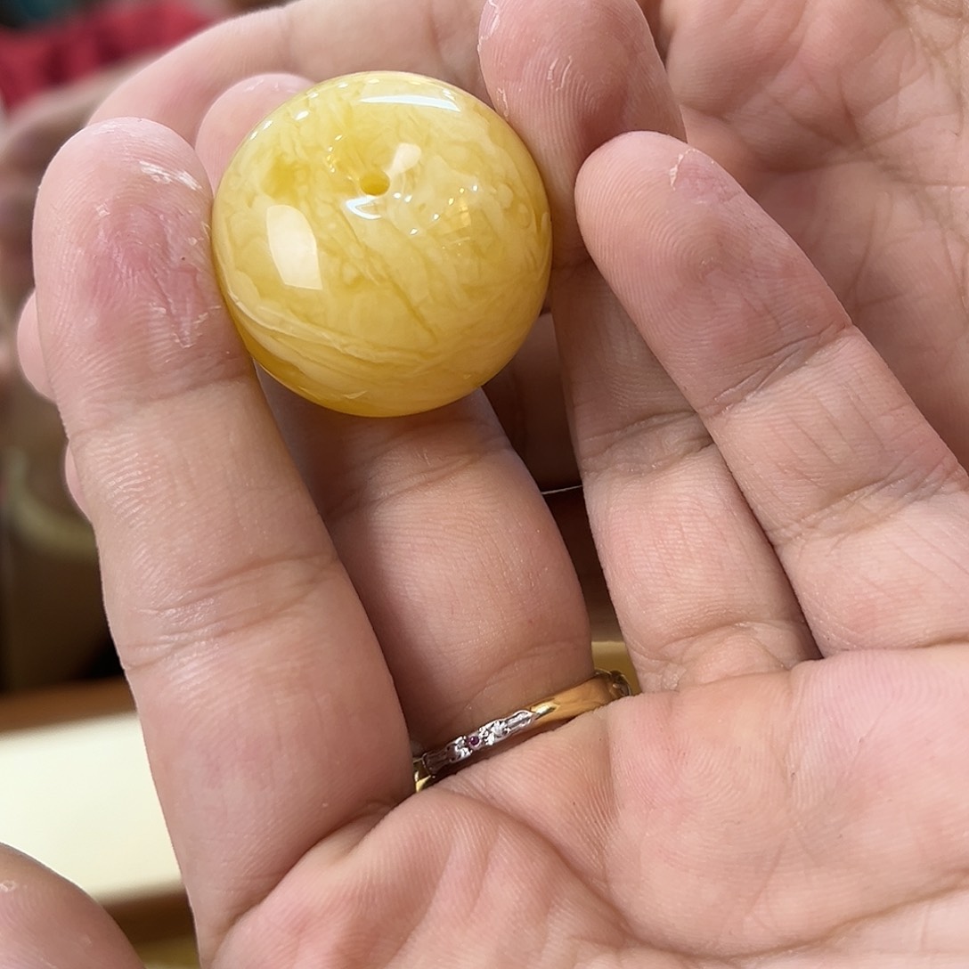 琥珀珠宝奇石未镶嵌