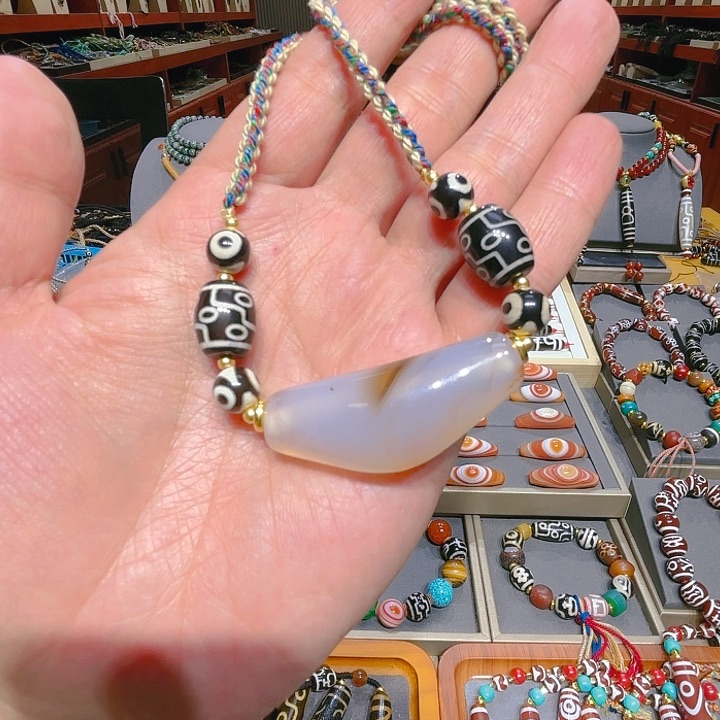 未镶嵌玛瑙/玉髓珠宝奇石