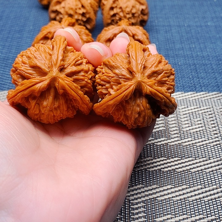 天***乐文玩核桃吊坠三棱