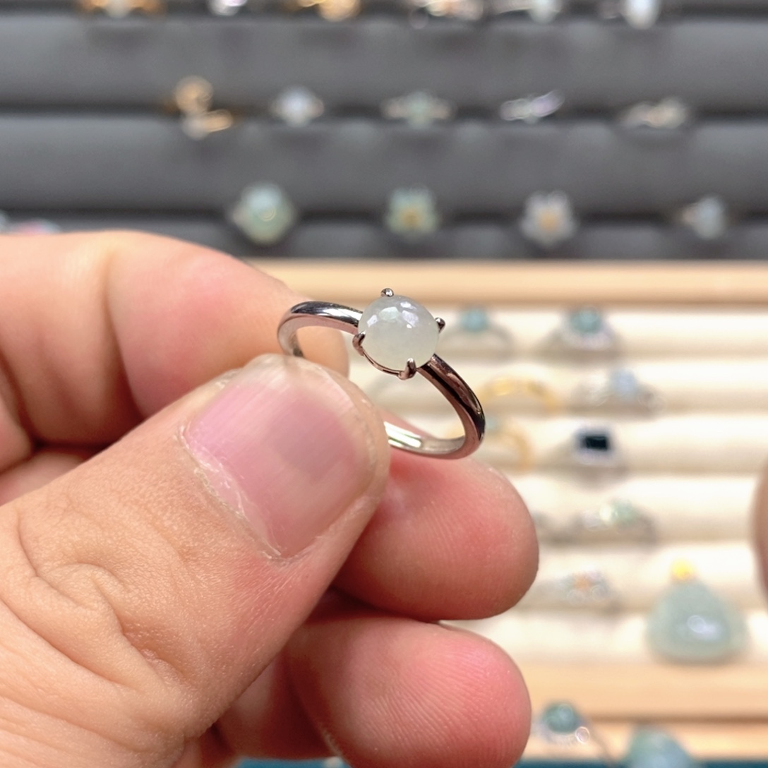 翡翠未镶嵌戒指翡翠