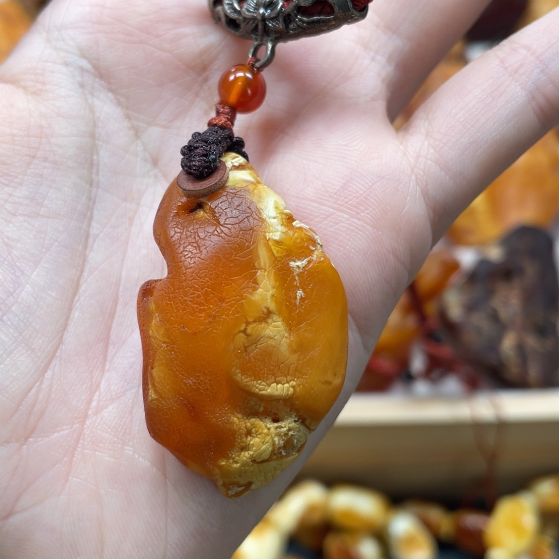 琥珀珠宝奇石未镶嵌