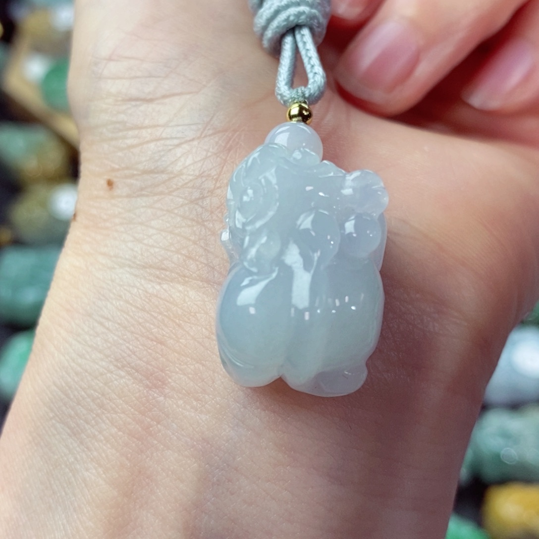 翡翠颈饰未镶嵌天然