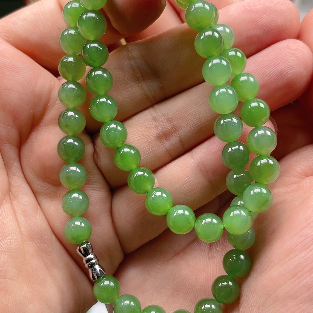 和田玉（碧玉）颈饰未镶嵌