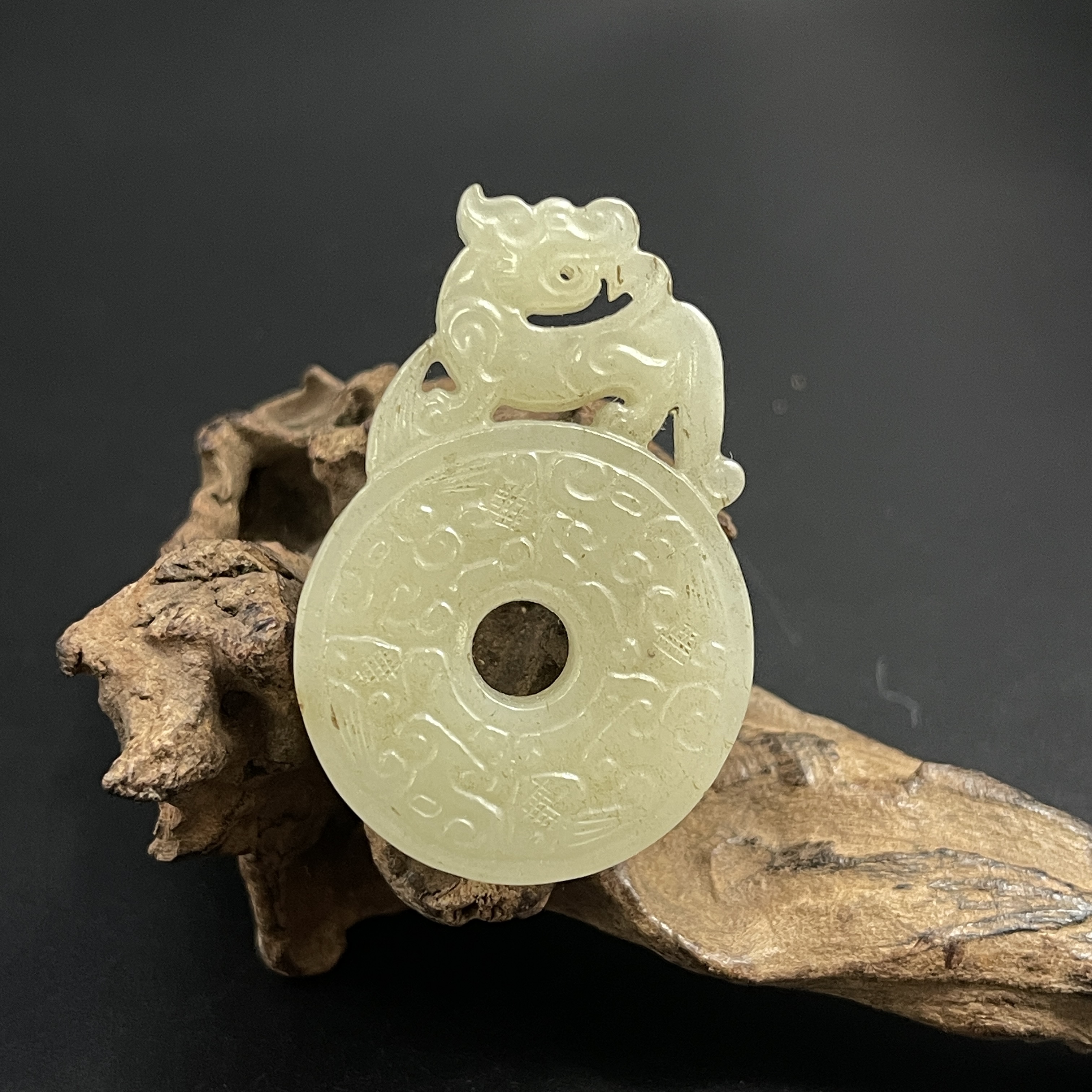 《清代》和田玉龙行天下  山东文物商店泰运 ZZXCCH514185