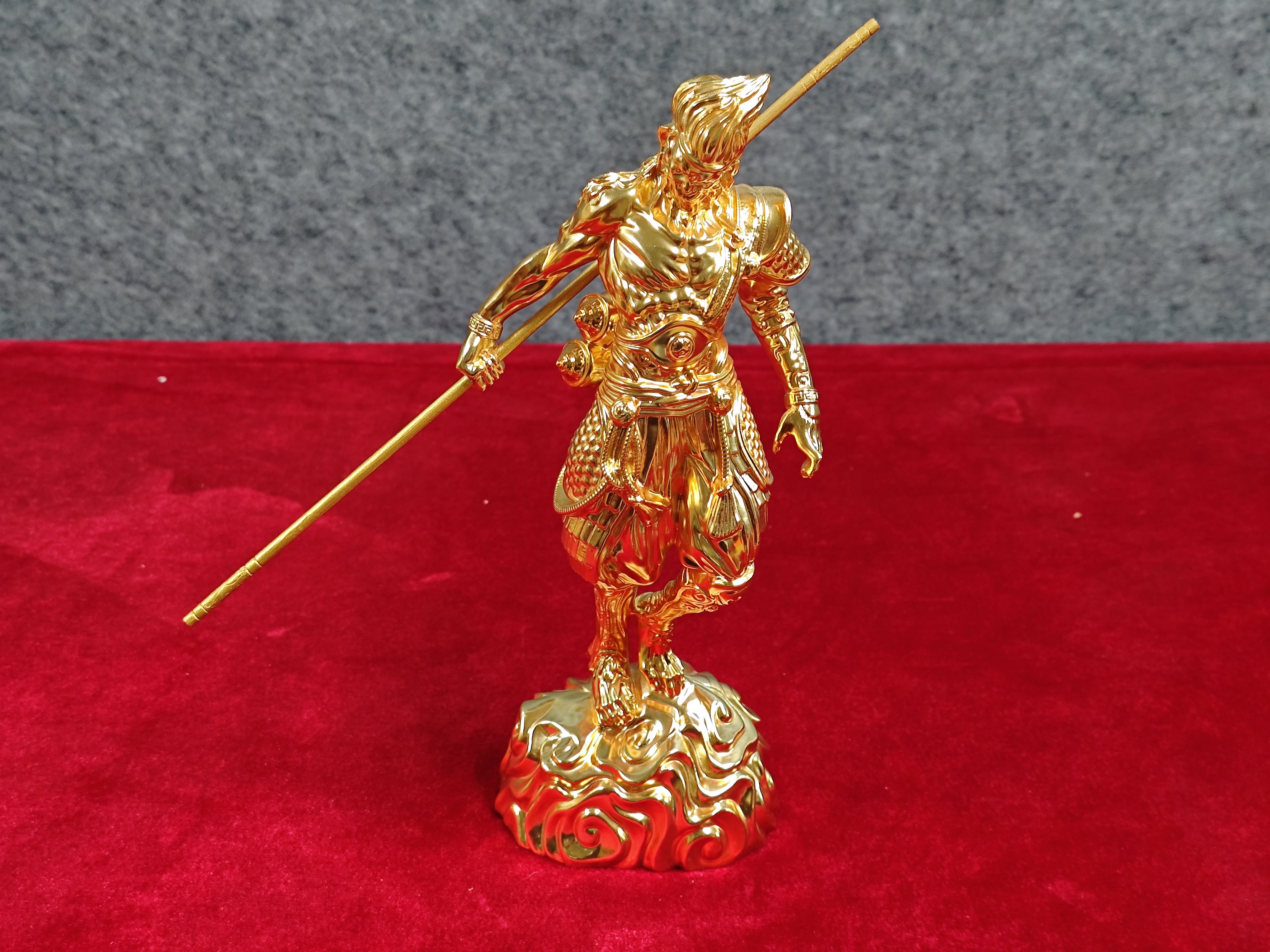 金漆木雕：《金尊圣猴，御勇金猿》