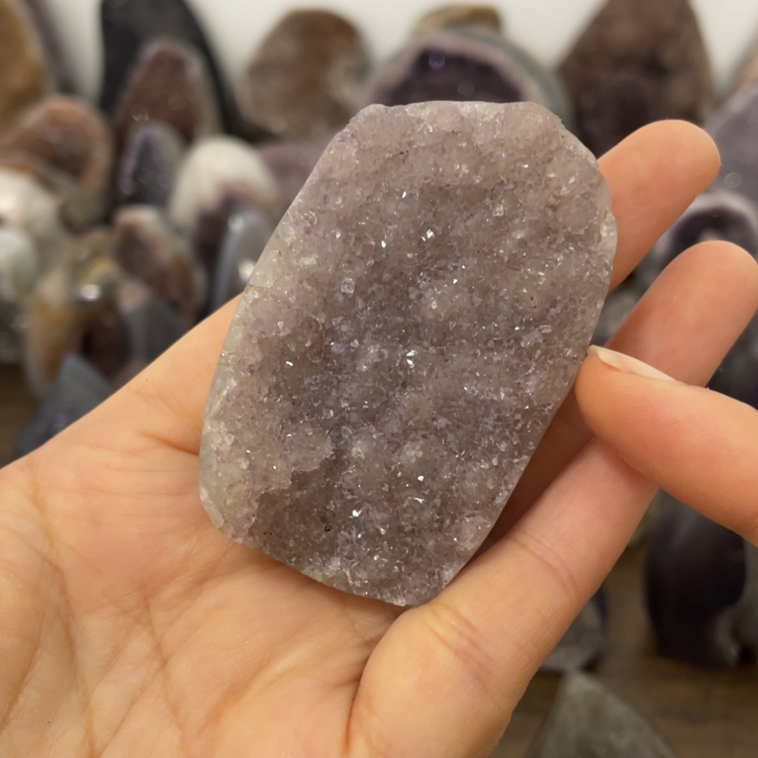 紫晶未镶嵌大型摆件（非配饰）