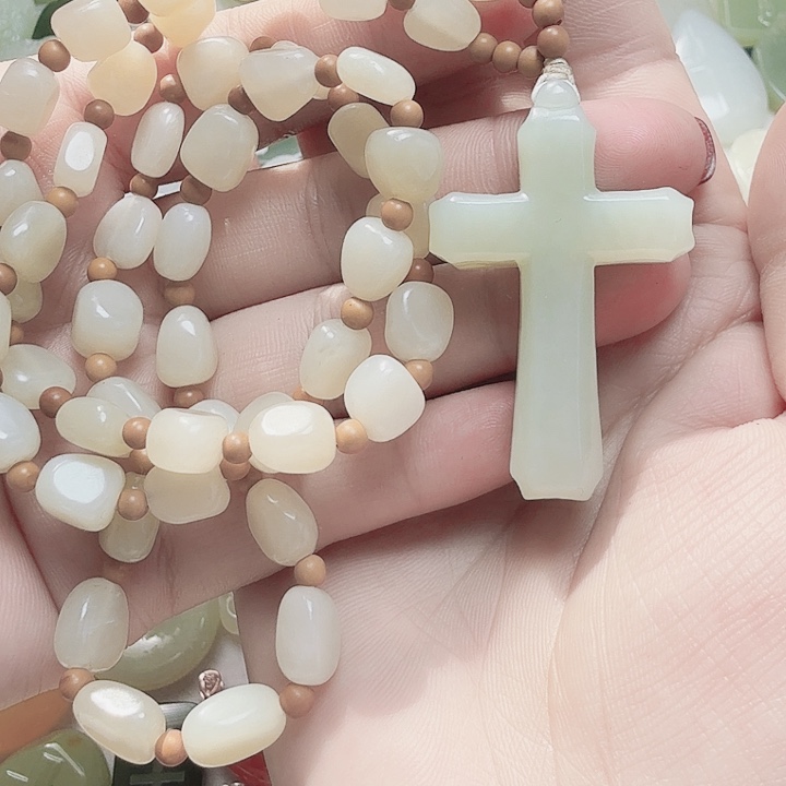 和田玉颈饰未镶嵌