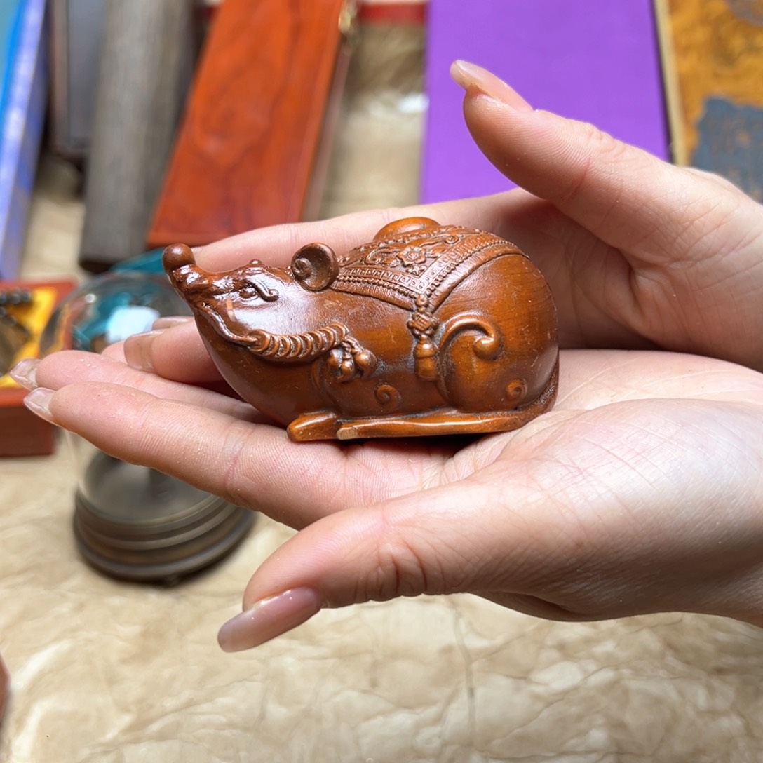 大叶紫檀（黑酸枝木类）