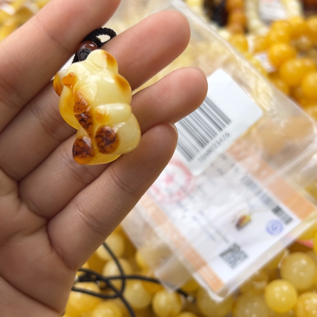 琥珀珠宝奇石未镶嵌