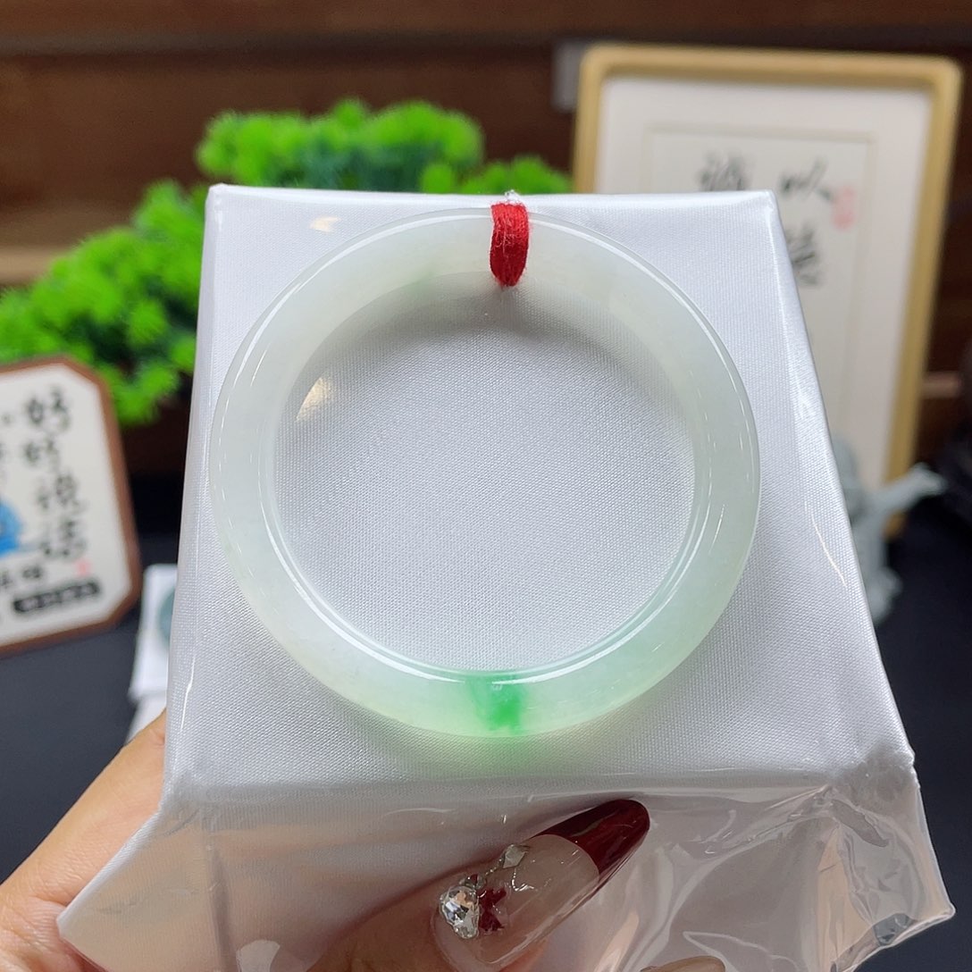 翡翠手镯未镶嵌乐****疲54链接