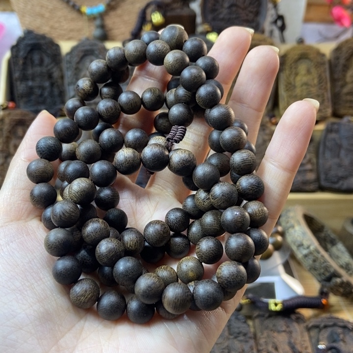 木严*海南奇楠0.8珠