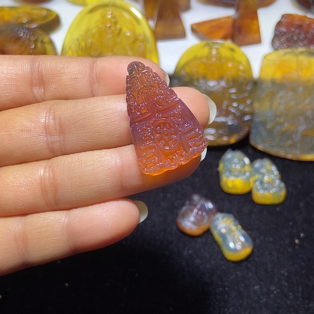 琥珀未镶嵌颈饰仿古双龙 31