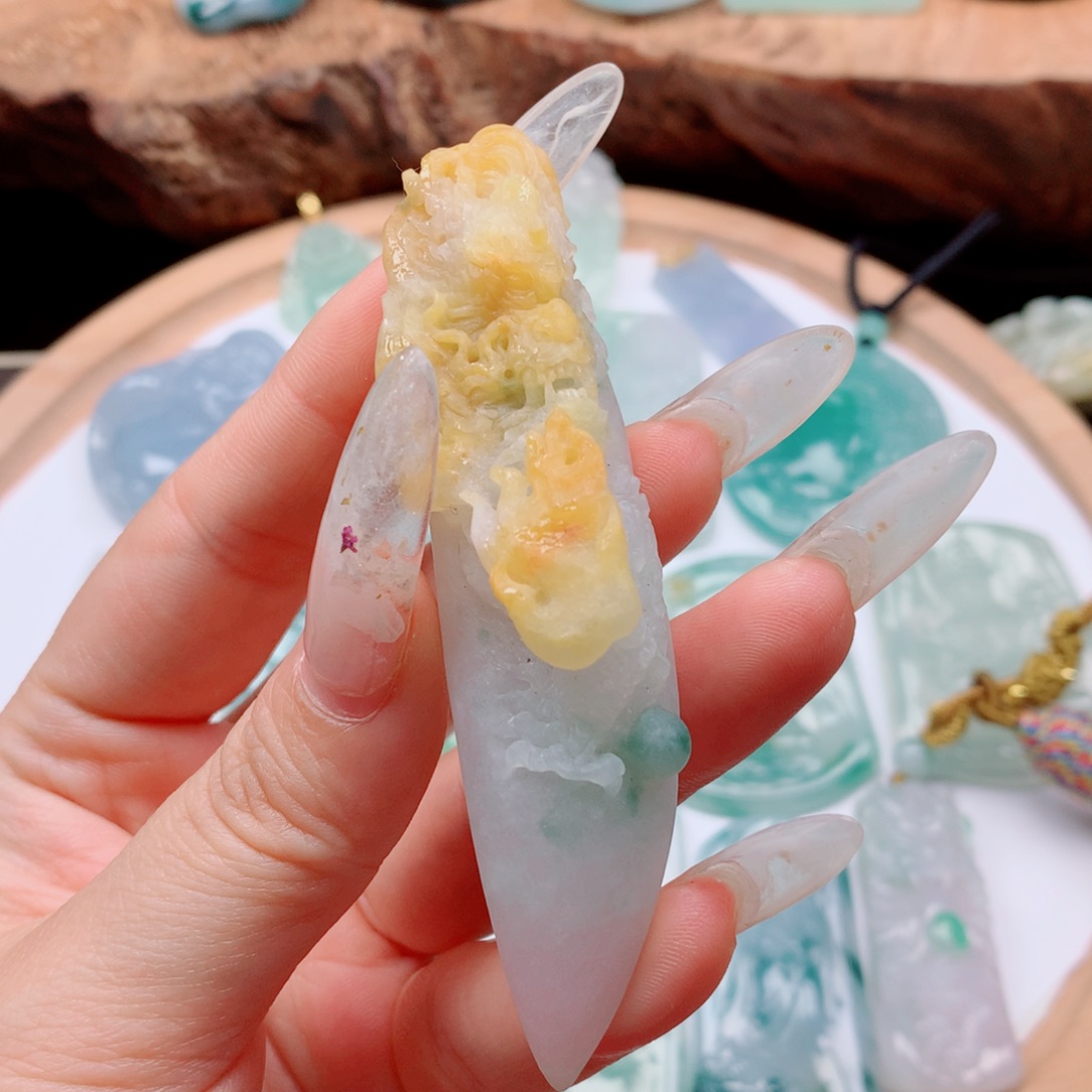 定制翡翠未镶嵌龙牙