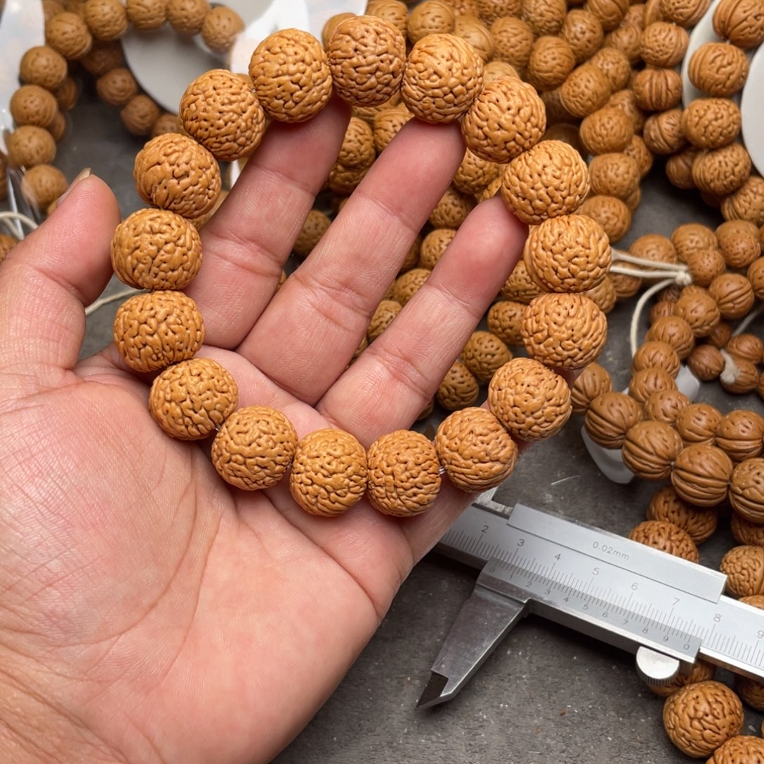 桃核手串龙鳞野凤闪22